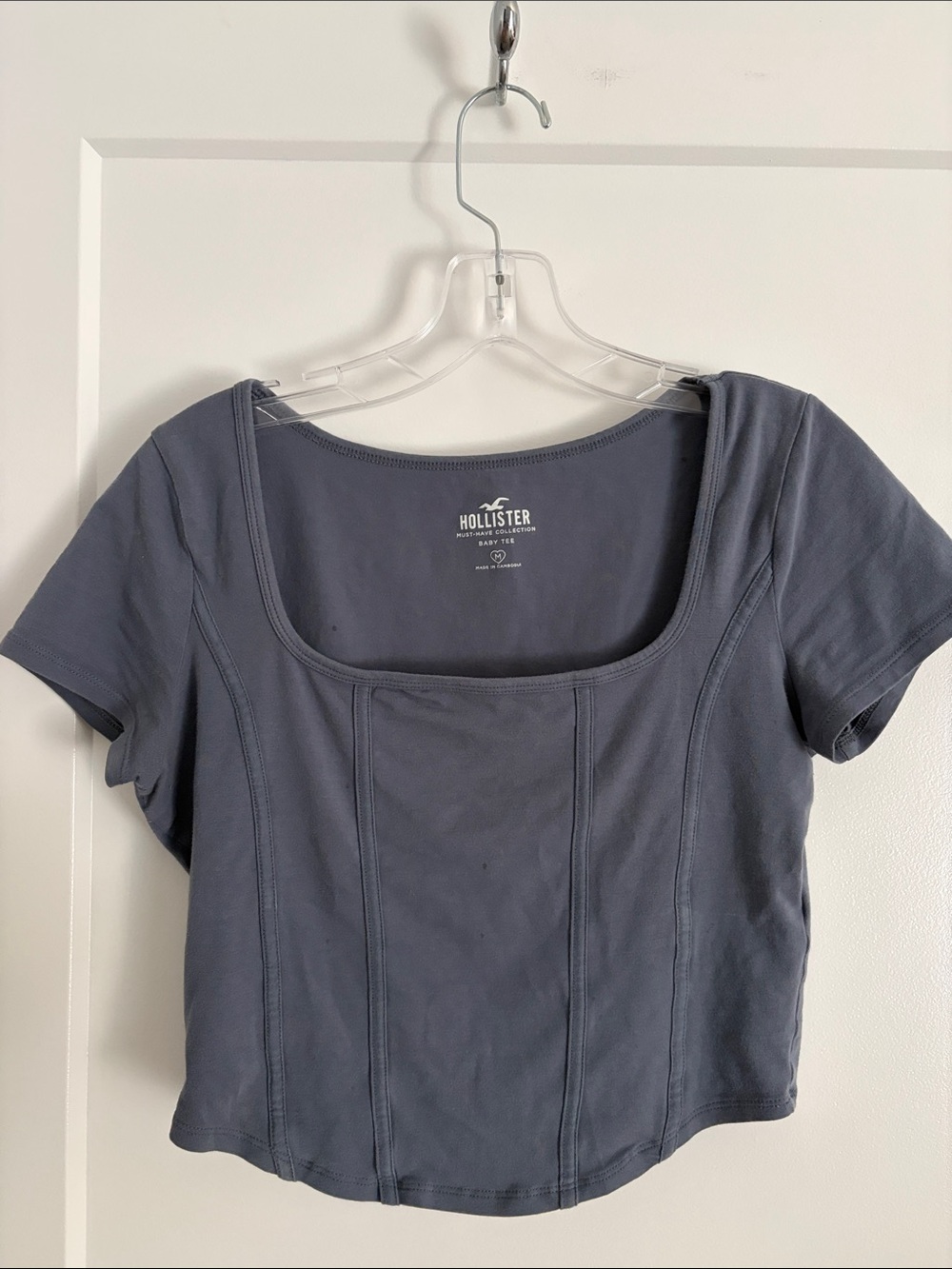 Hollister Baby Tee Square Neck Short Sleeve Crop Top
